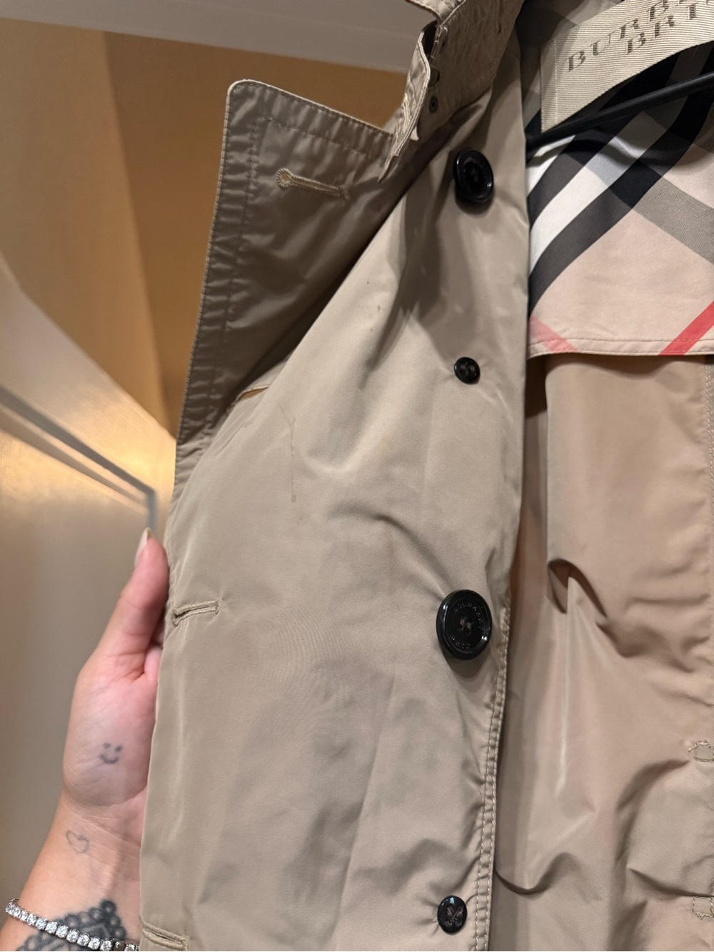 Burberry Tan Double-Breasted Short Trench Coat - Picture 10 of 11